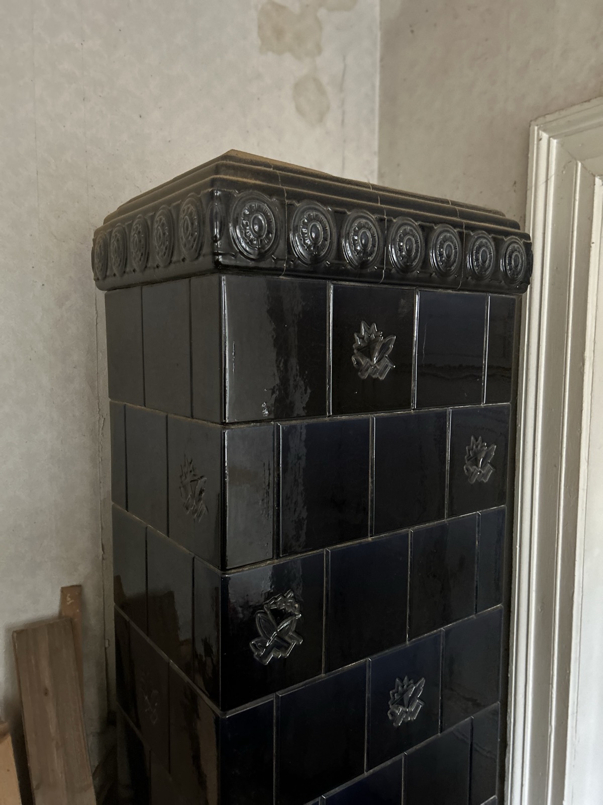 Kachelofen im Wohnhaus, Sehliser Str. 11 Panitzsch